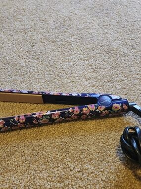 CHI Air Floral Flat Iron